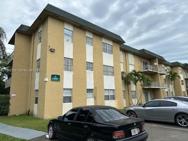 MILLER LAKE CONDO · #2R in Miami - Photo 1