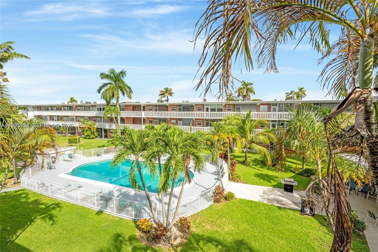 ELDORADO COUNTRY CLUB TOWE · #25C in Hallandale Beach - Photo 1