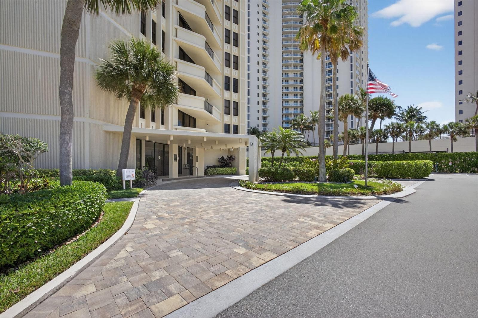 2800 N Ocean Drive #B24d