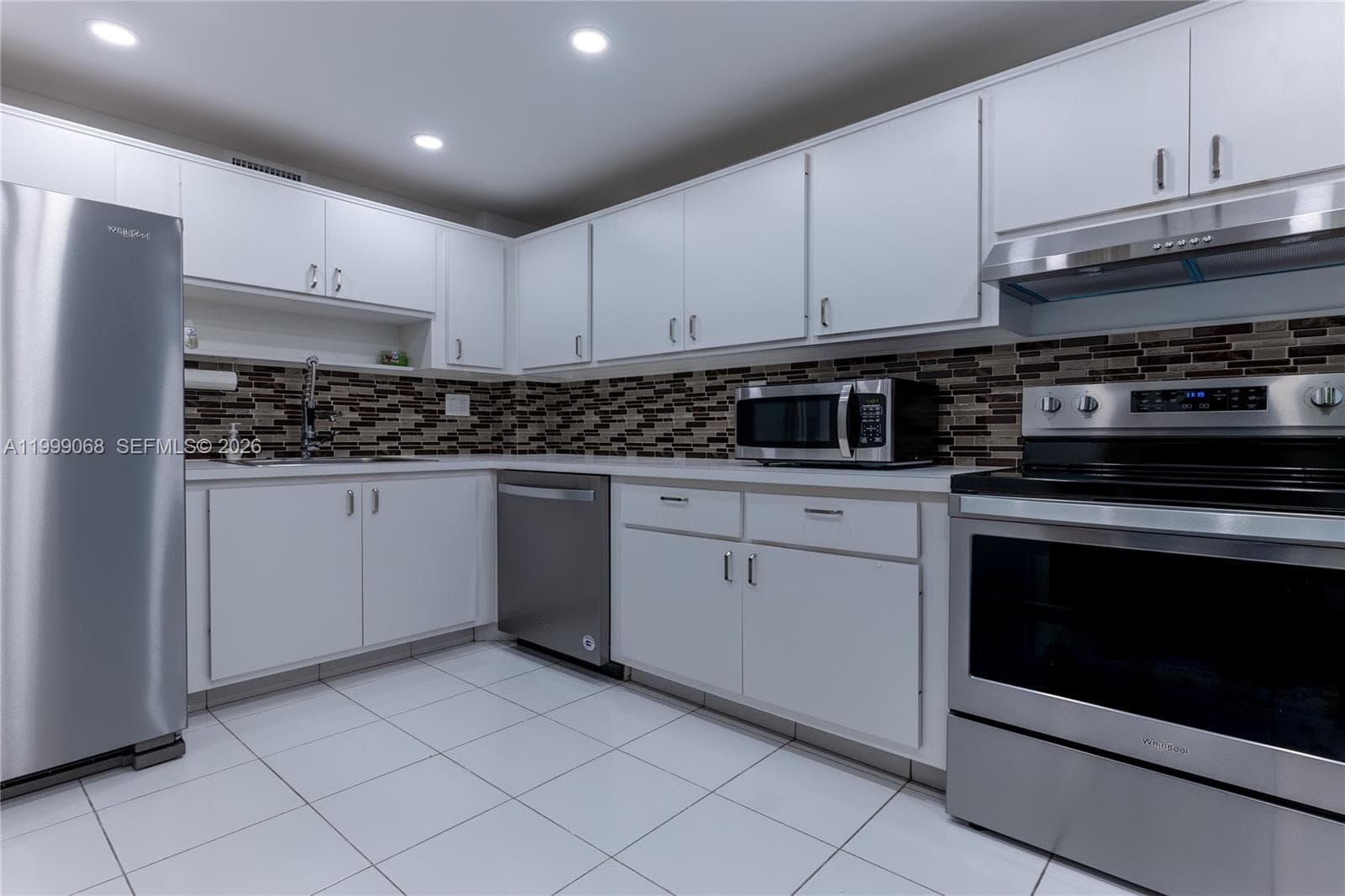 OLYMPUS CONDO PH A · #1110 in Hallandale Beach - Photo 1