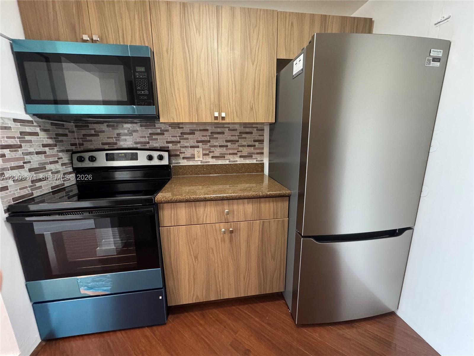 KEYSTONE TOWERS CONDO · #810 in North Miami - Photo 1
