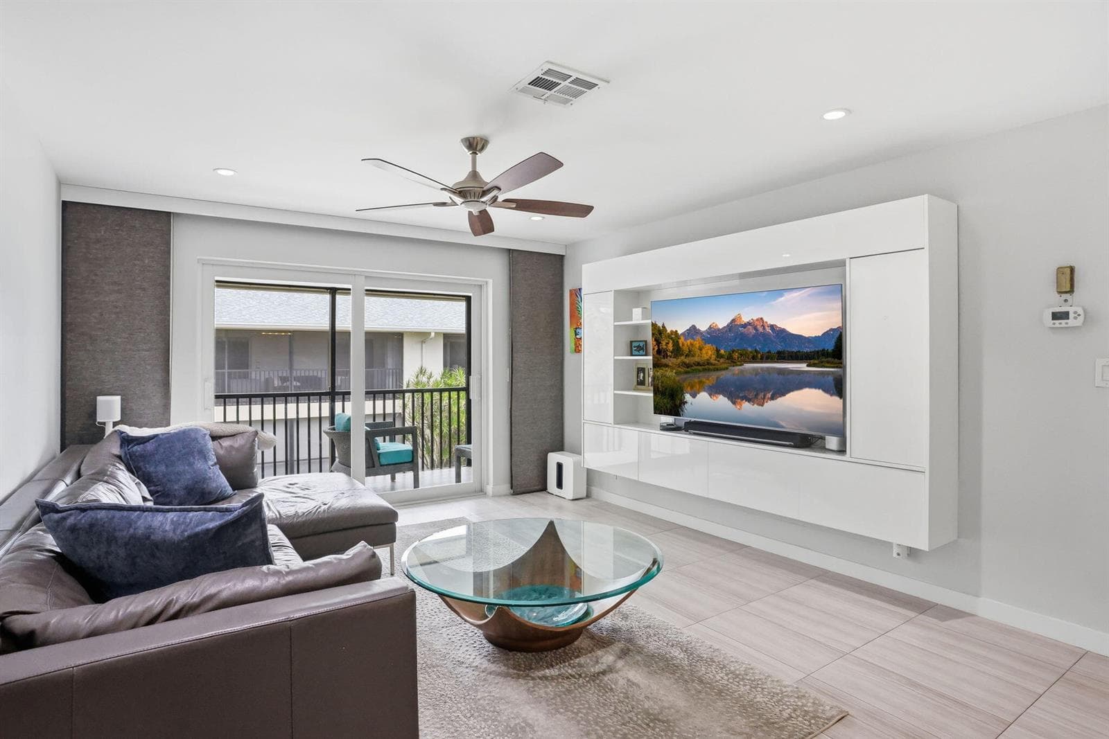 807 Ne 1st Street #6w