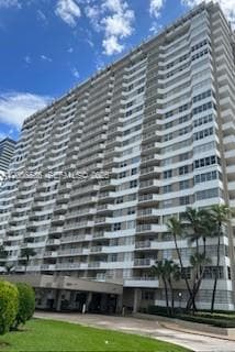 HEMISPHERES CONDO · #21P in Hallandale Beach - Photo 1