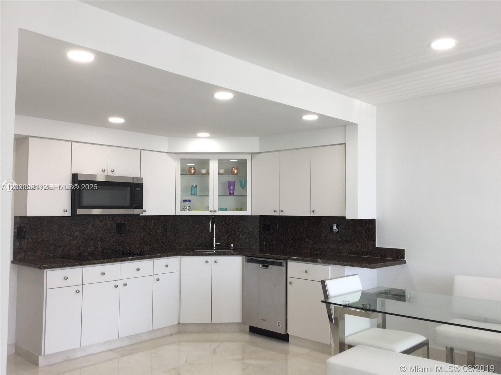 BRICKELL BAY TOWER CONDO · #1002 in Miami - Photo 1