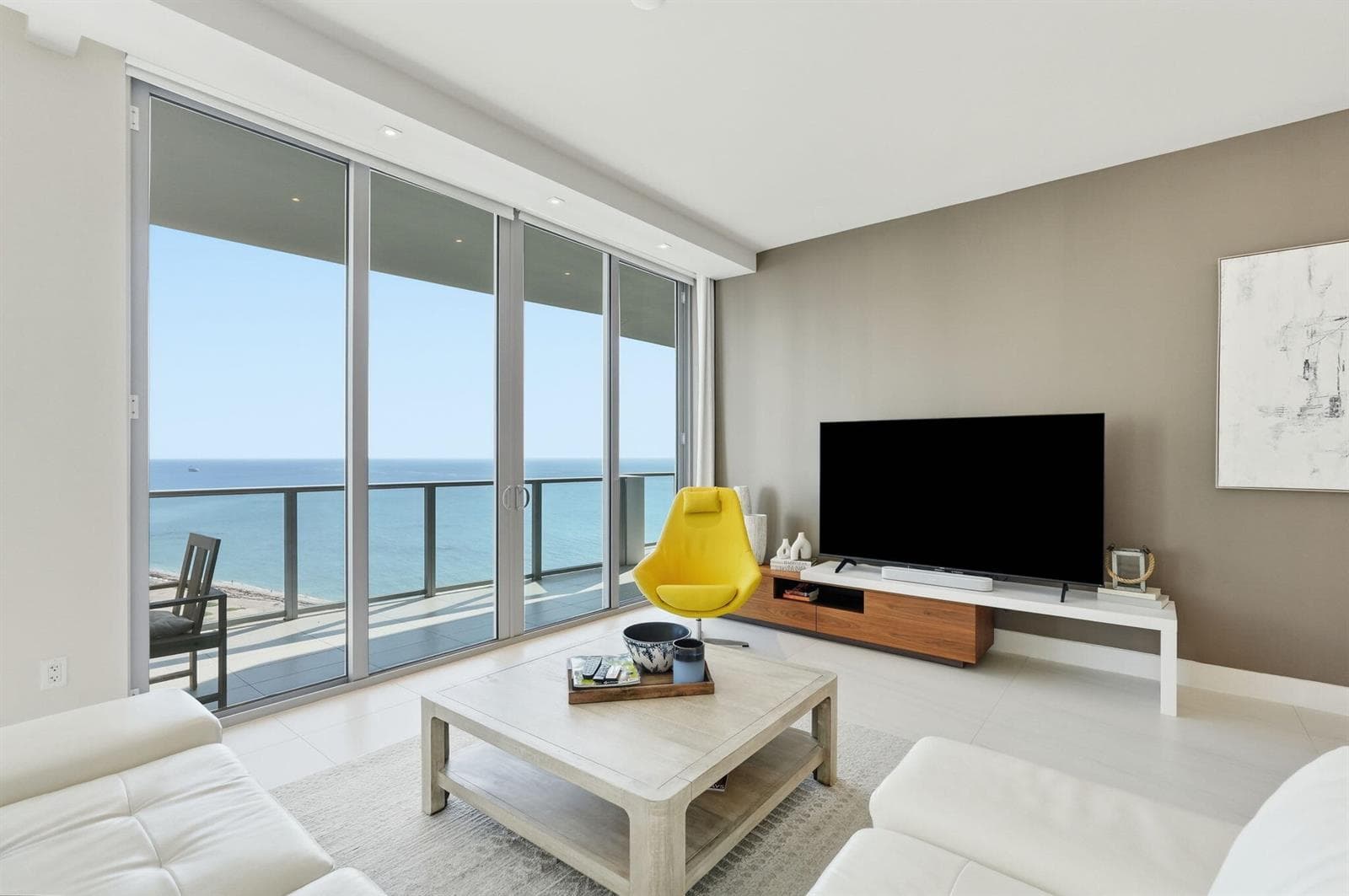 3100 N Ocean Drive ## H-1701