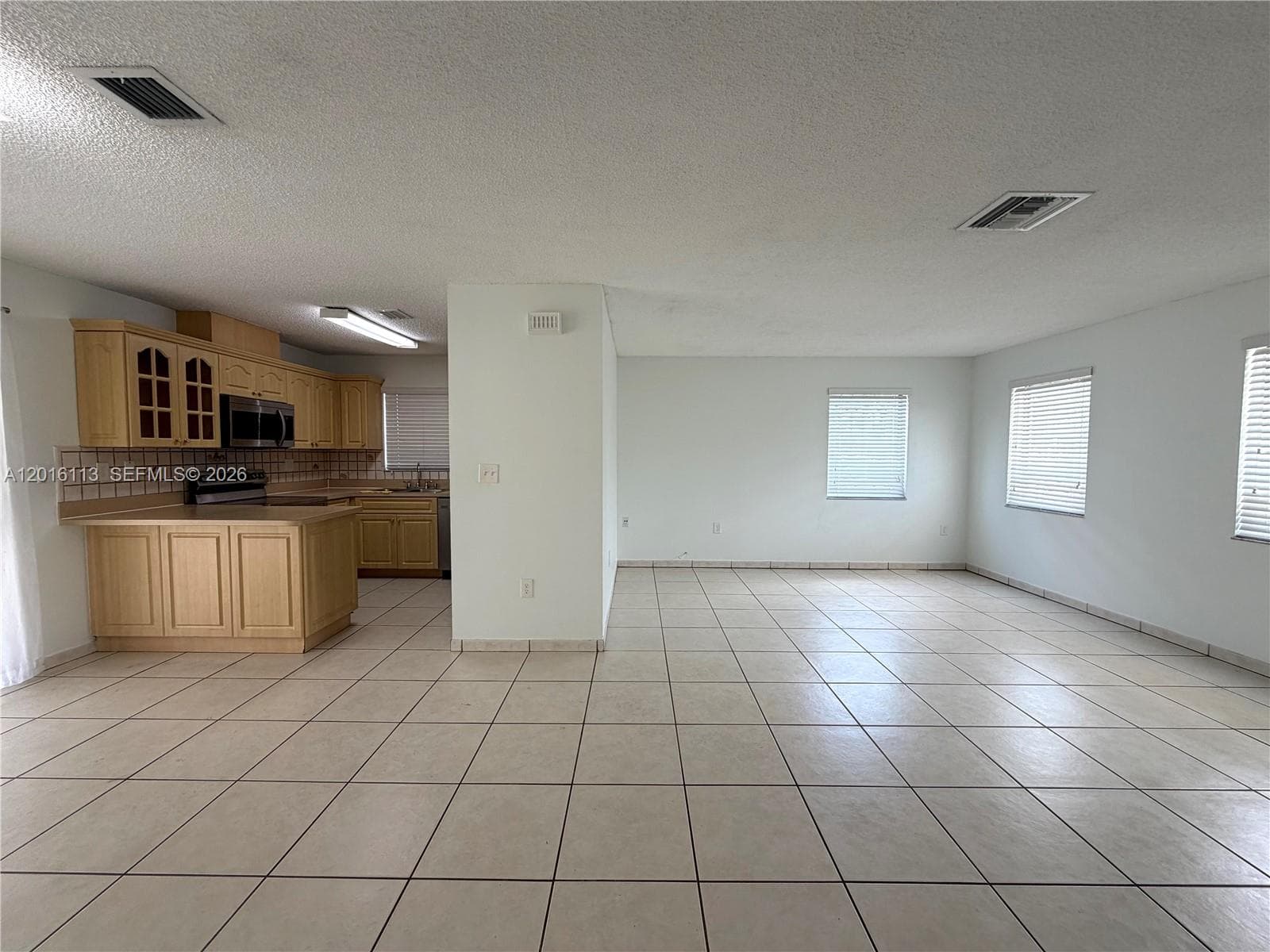 MARKET CONDO in Miami - Photo 1