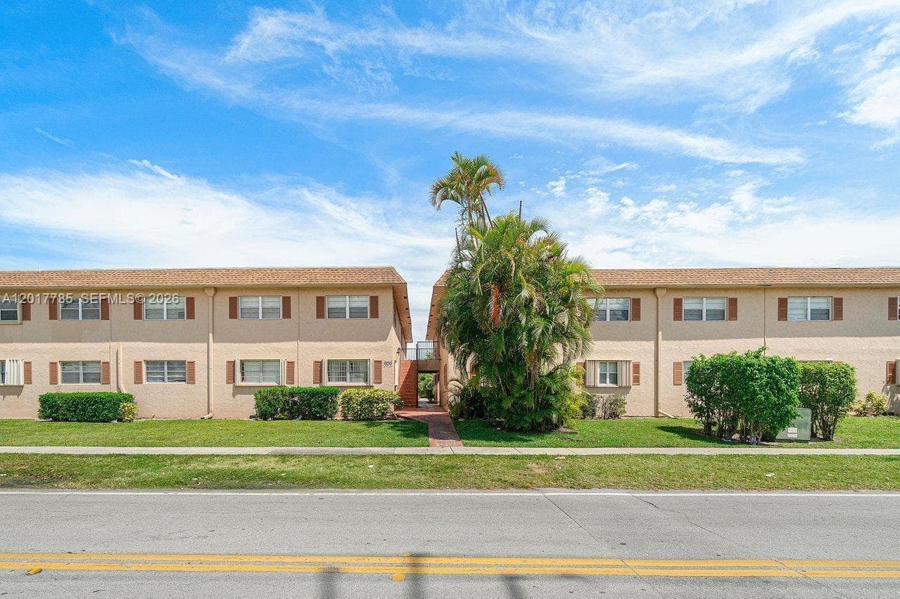 BOCA TOWNE CENTRE CONDO #2150