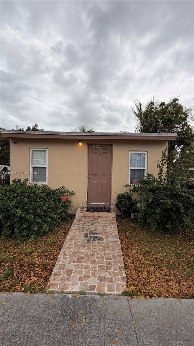 10260 SW 182nd St photo 1