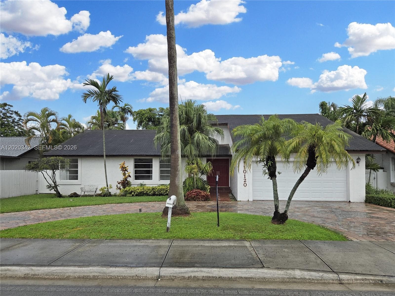 10120 SW 127th Ave photo 1