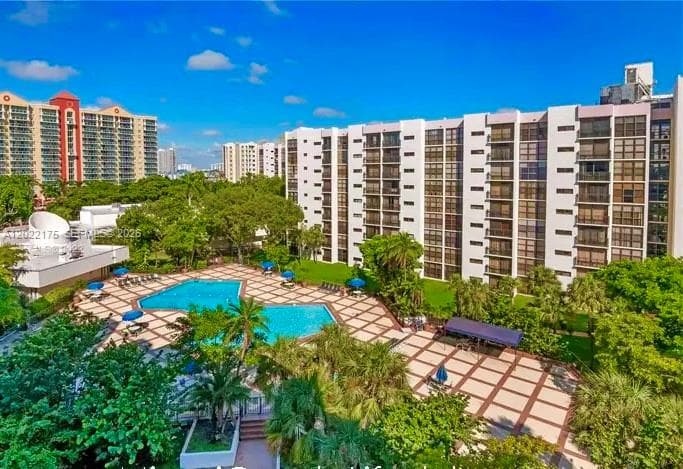 PLAZA OF AMERICAS CONDO · #1018 in Sunny Isles Beach - Photo 1