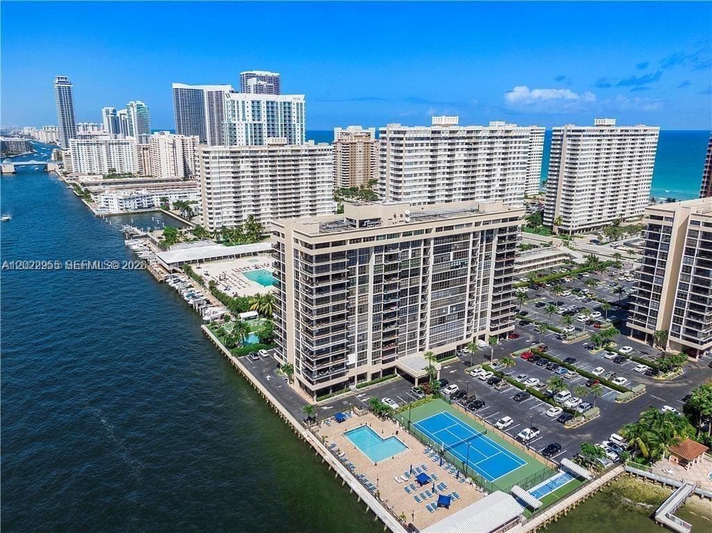 AVANT GARDE CONDO · #808 in Hallandale Beach - Photo 1