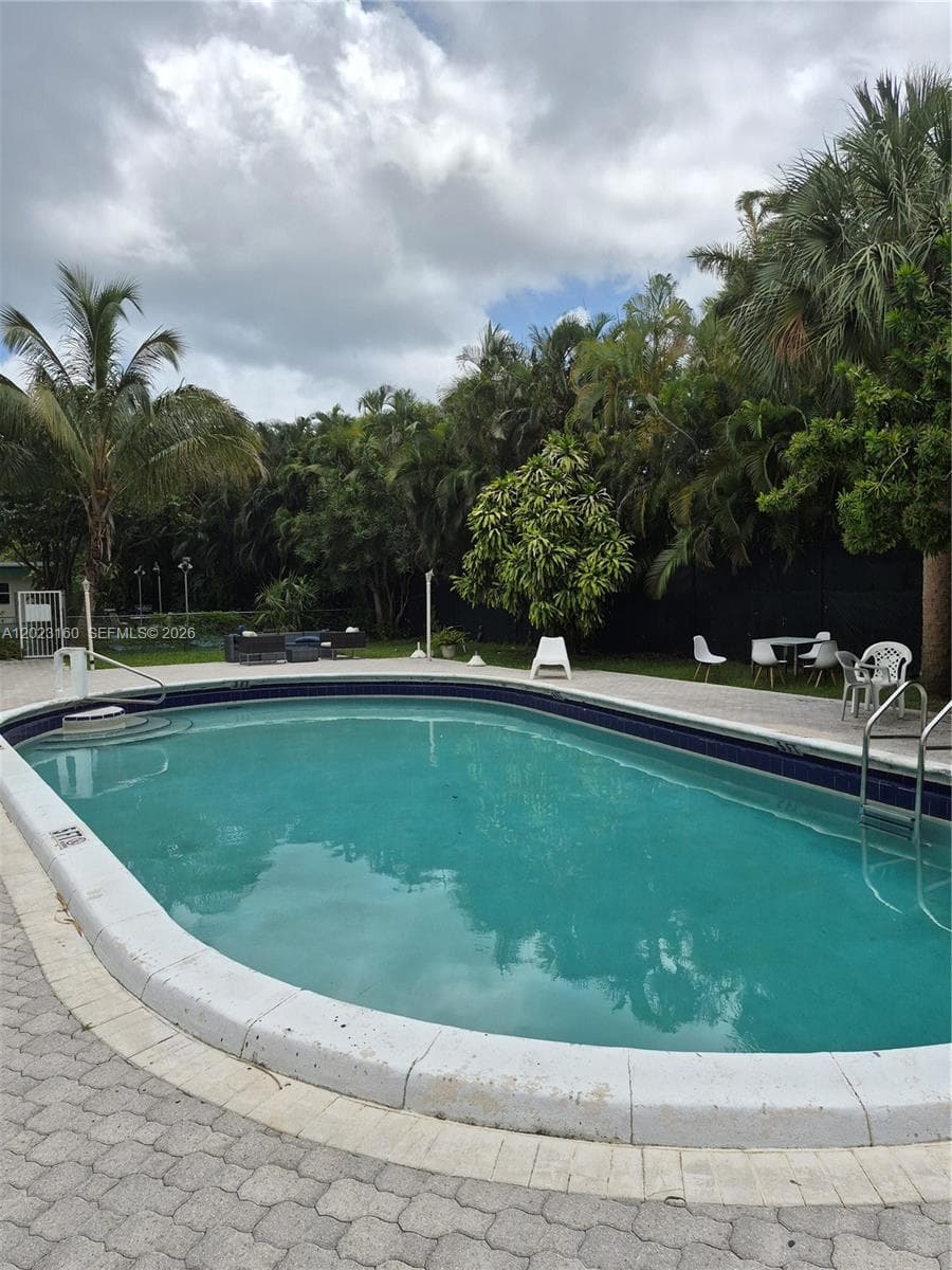 Seventeenth Green · #236 in Hallandale Beach - Photo 1