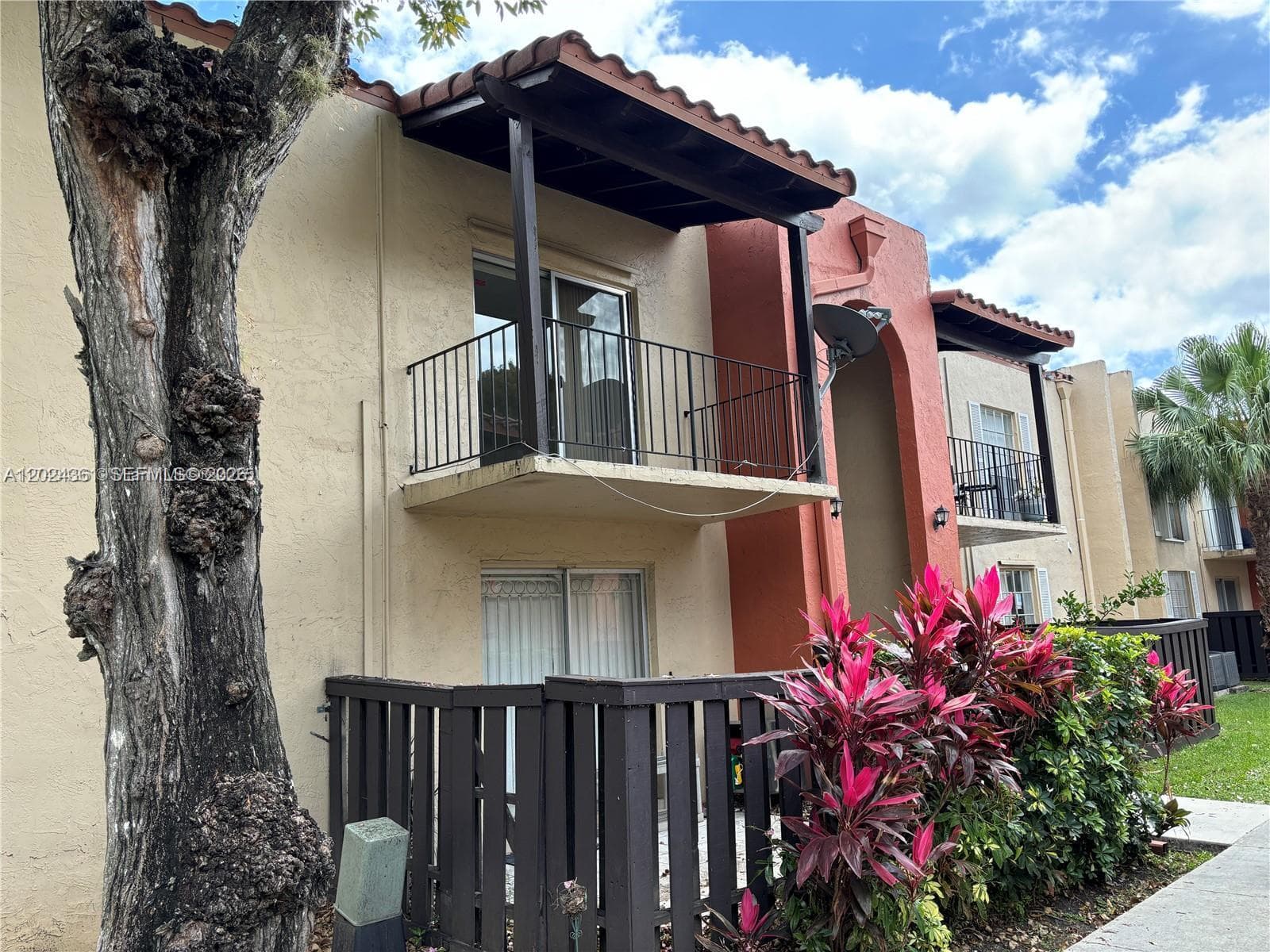 SPANISH TRACE CONDO · #M-18 in Miami - Photo 1