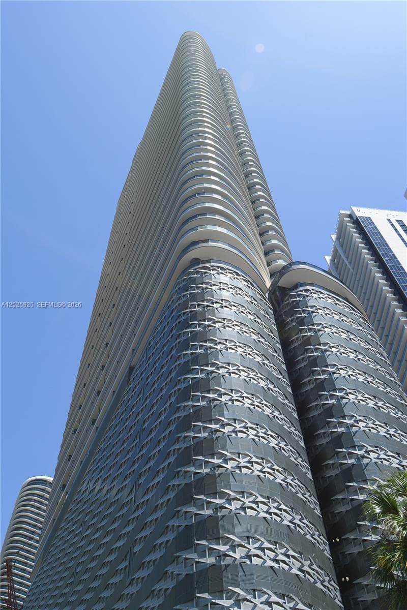 Brickell Flatiron · #2014 in Miami - Photo 1