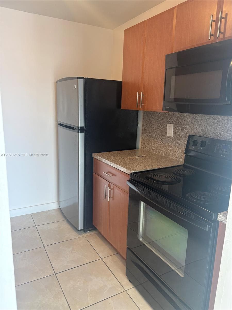 KEYSTONE TOWERS CONDO · #208 in North Miami - Photo 1
