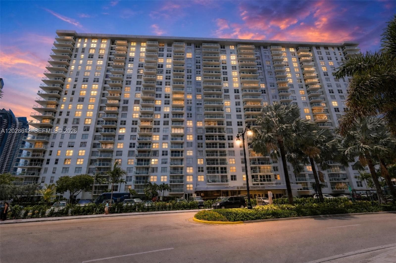 Winston Towers 300 Condo · #902 in Sunny Isles Beach - Photo 1