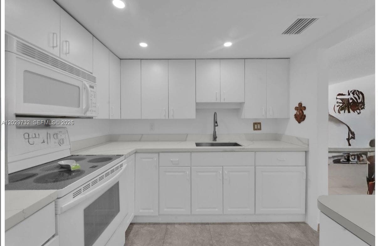 EAST POINT TOWERS CONDO · #1222 in Fort Lauderdale - Photo 1