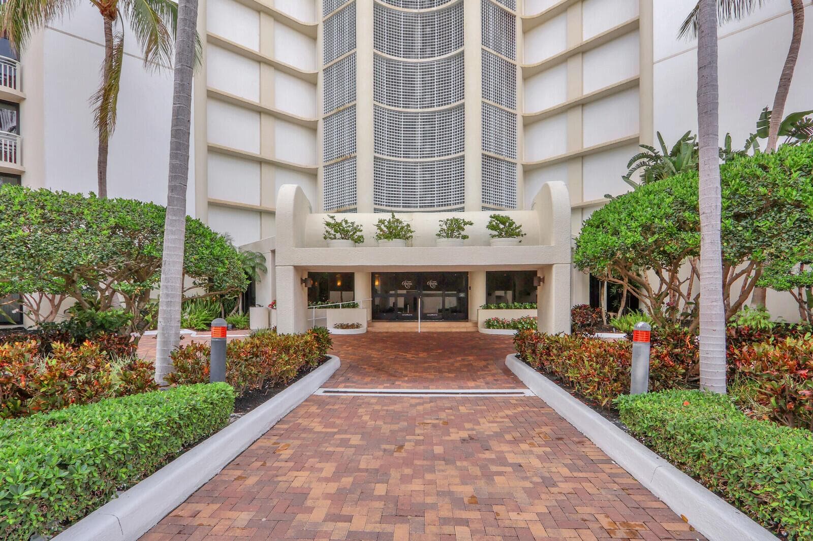 3000 N Ocean Drive #7h