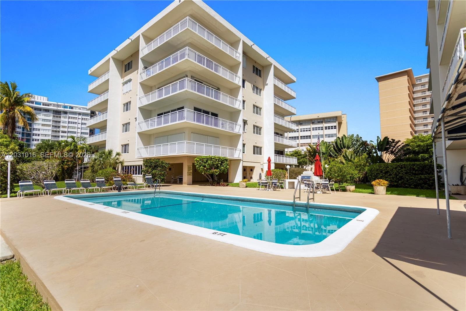 Golden Isles Towers · #23B in Hallandale Beach - Photo 1