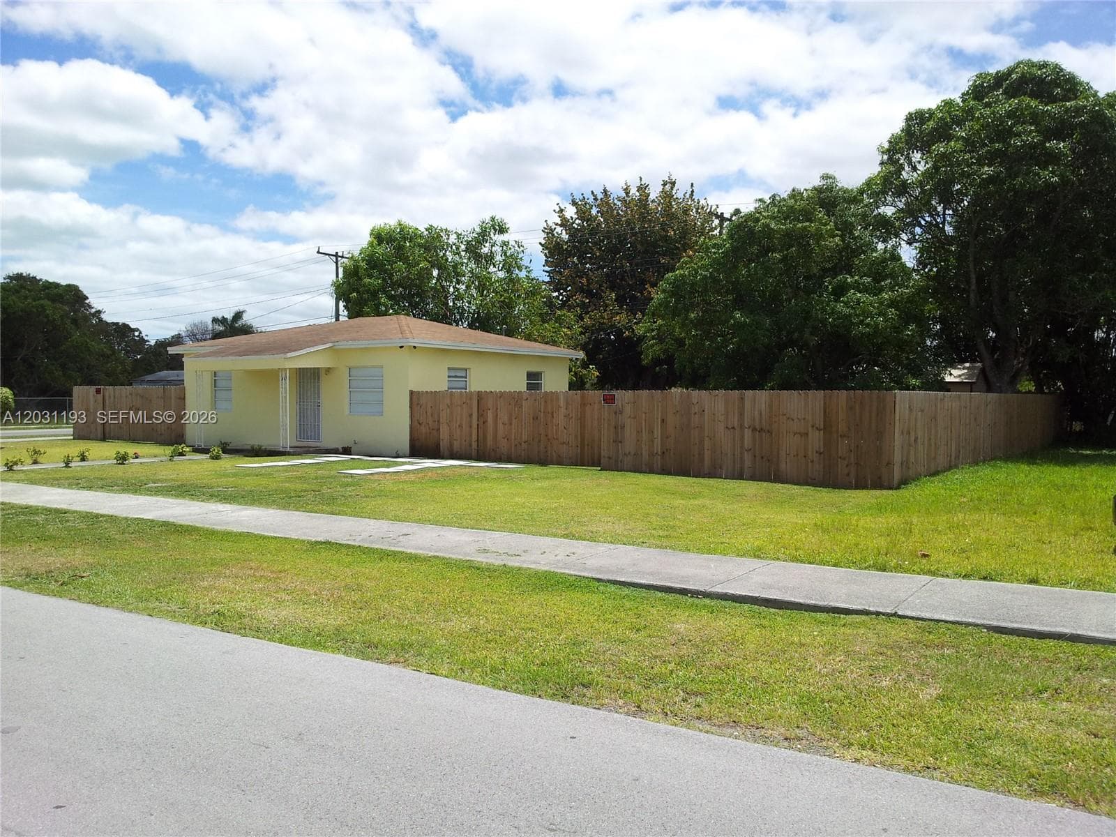 10100 SW 171st St photo 1