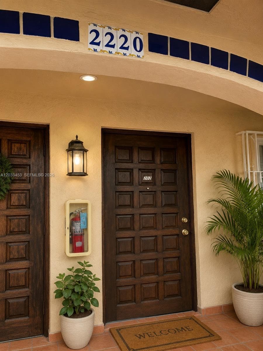 ALCAZAR VILLAS CONDO · #201-16 in Hialeah - Photo 1