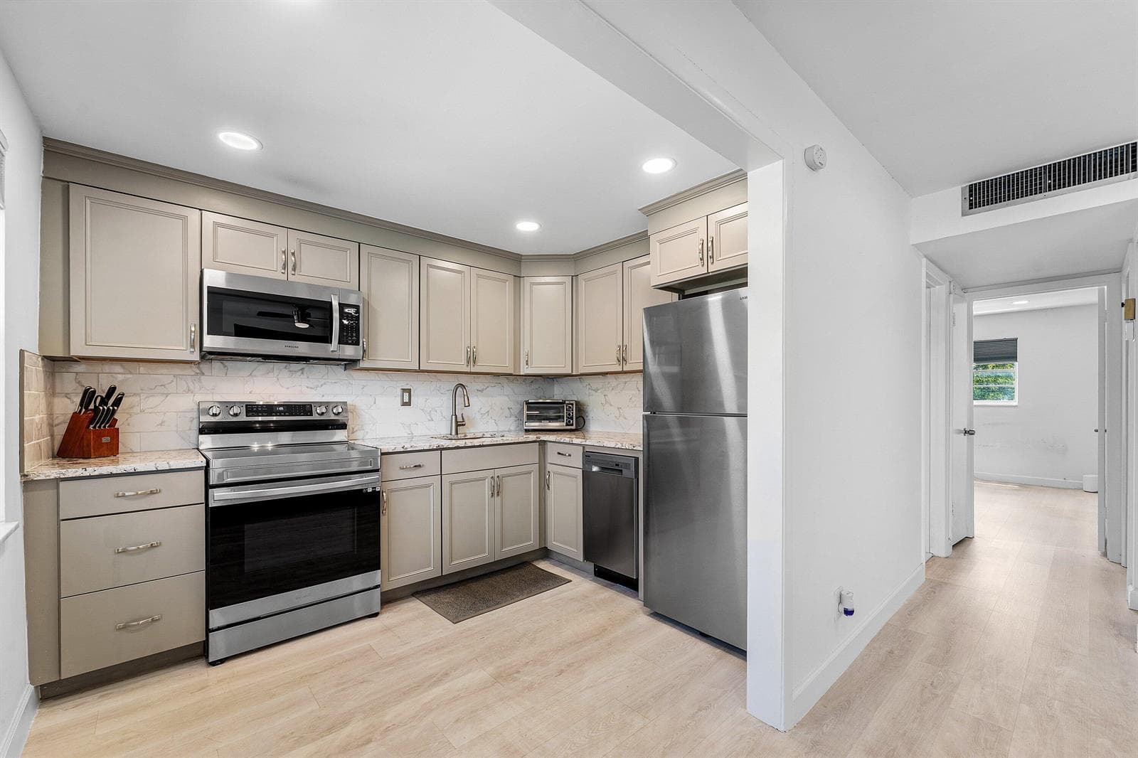 340 Nw 19th Street #2020