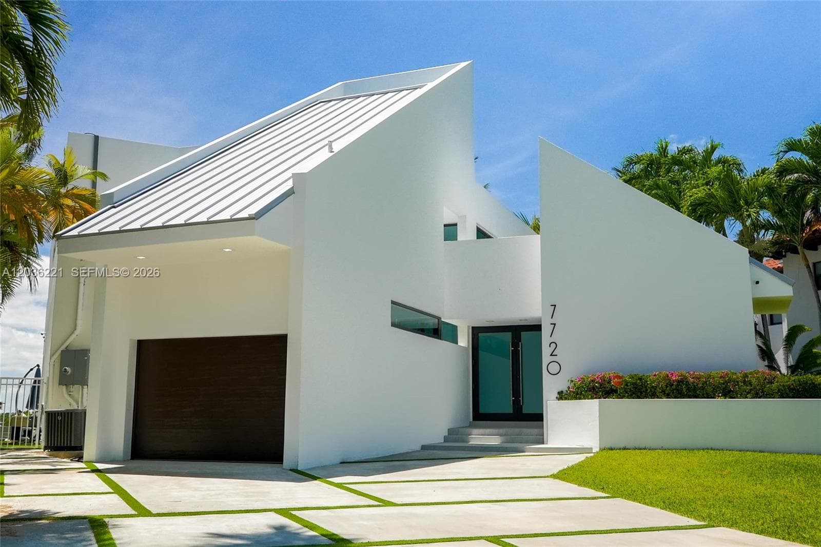 7720 Miami View Dr photo 1