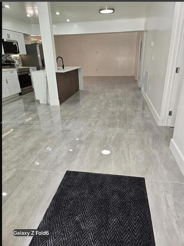 Modern Open-Concept Great Room — Perfect for Entertaining!