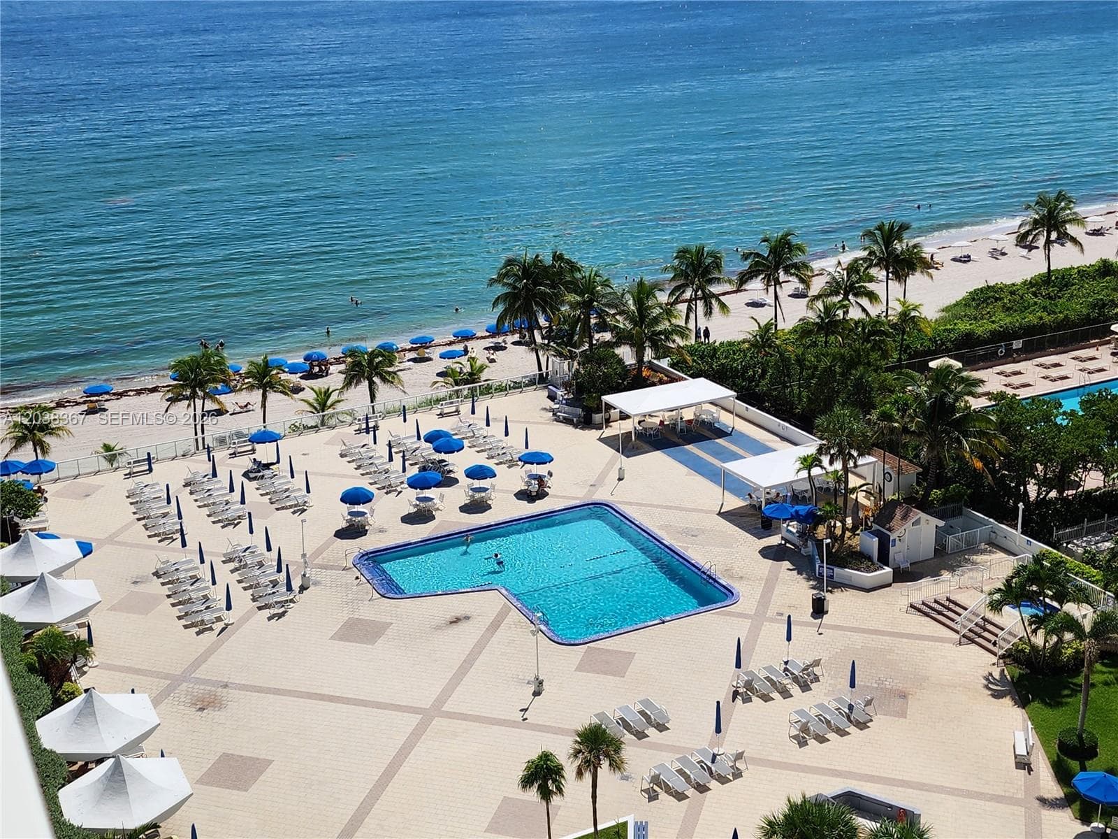 PARKER PLAZA CONDO ESTATE · #1718 in Hallandale Beach - Photo 1