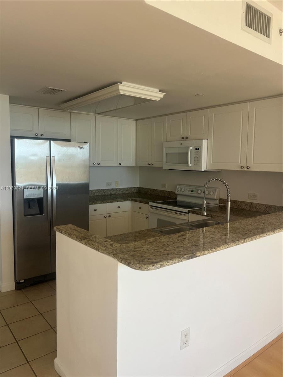 TURNBERRY ON THE GREEN CO · #611 in Aventura - Photo 1