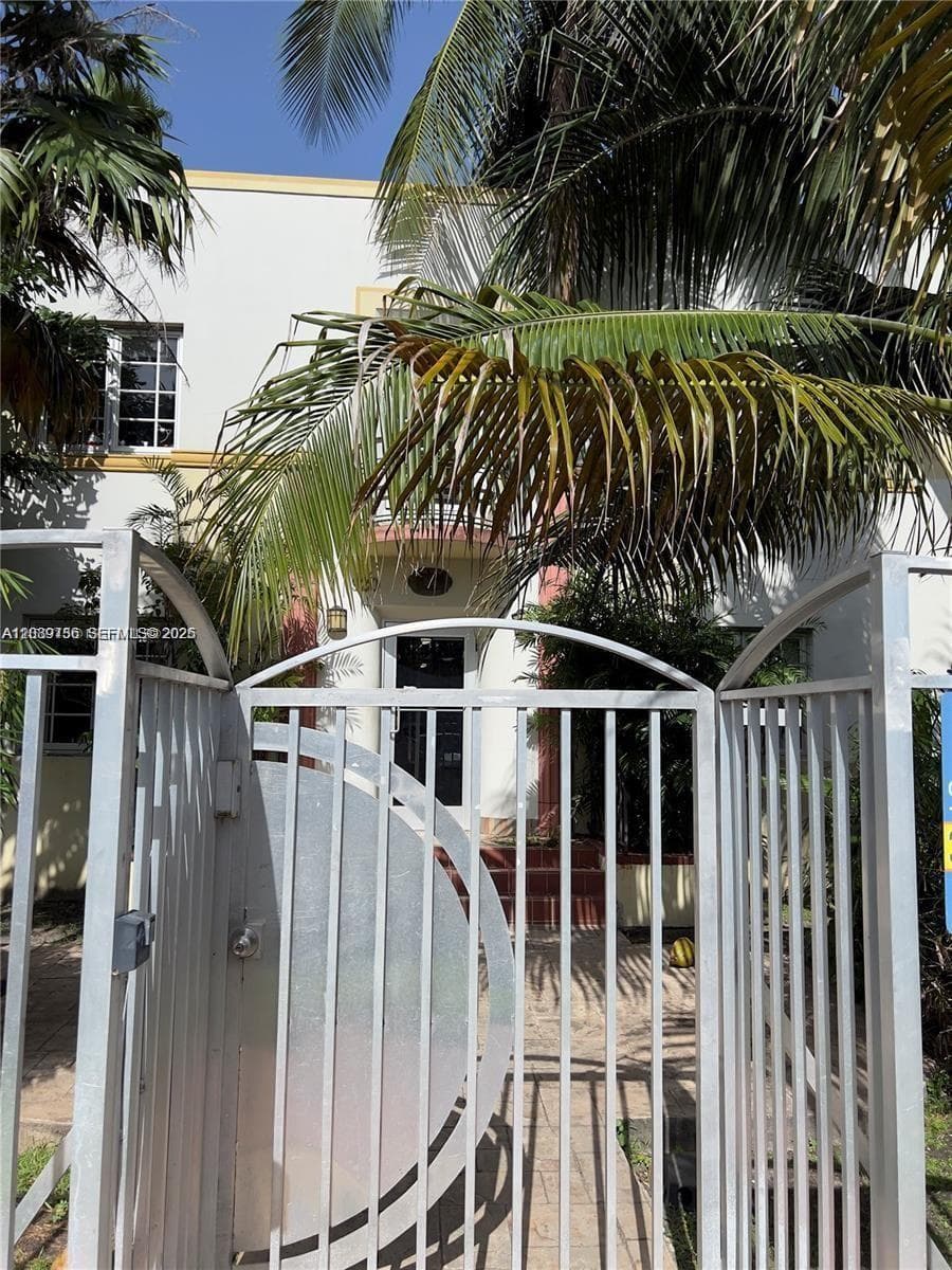 GRETA CONDO · #1 in Miami Beach - Photo 1