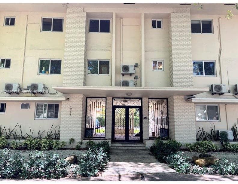 SALZEDO IN THE GABLES CON · #309 in Coral Gables - Photo 1