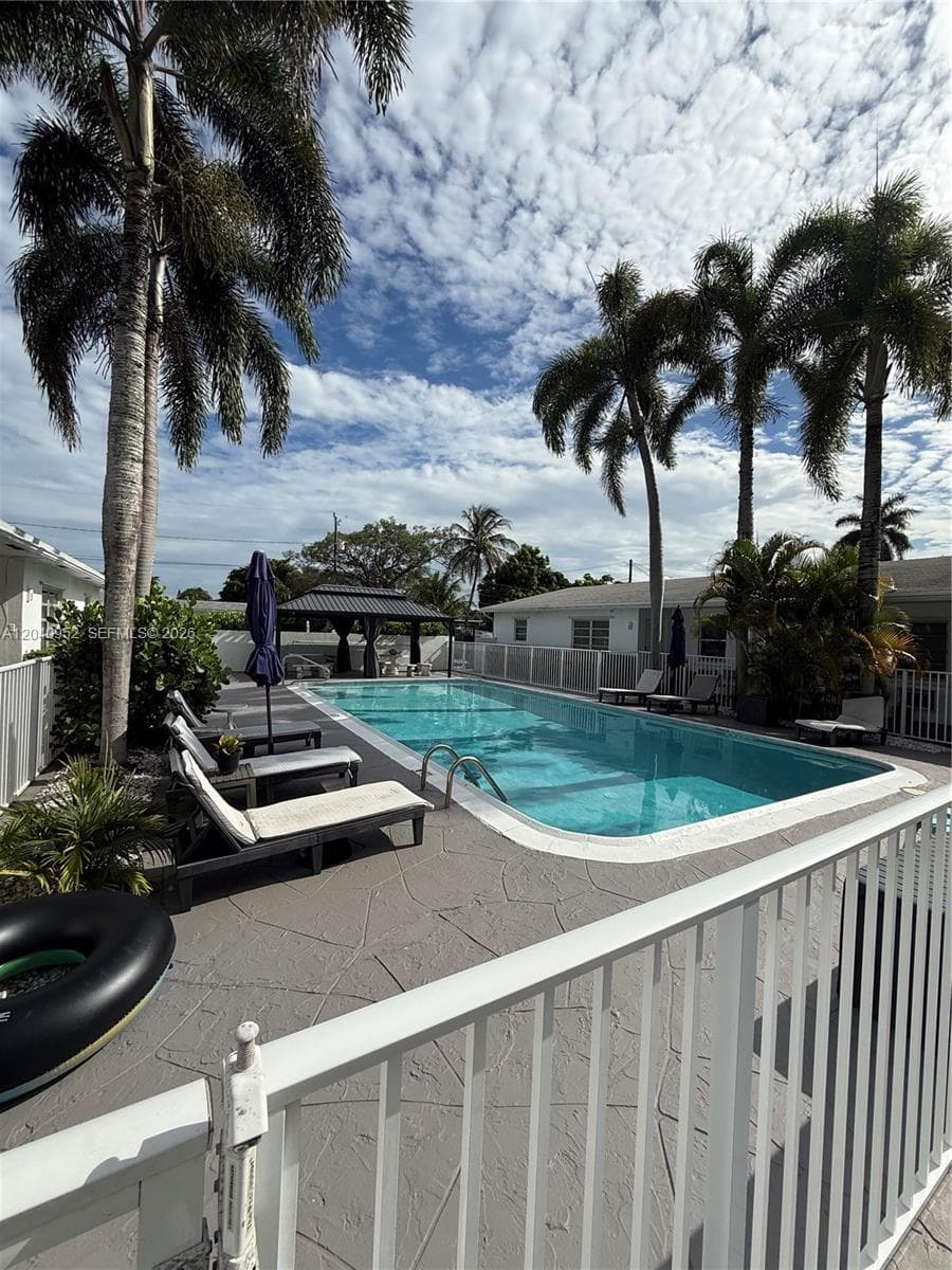 500 Sw 7th St · #510 in Hallandale Beach - Photo 1