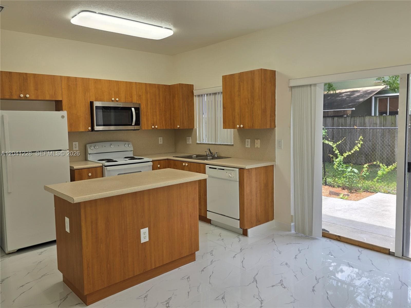 2973 SE 15th Ter photo 1