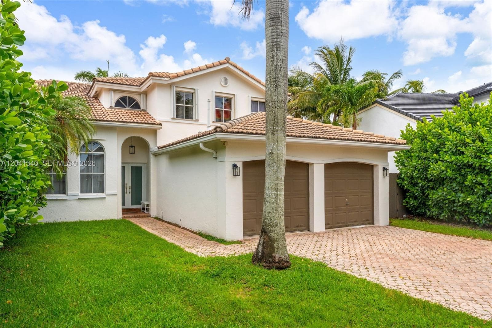 16335 SW 81 St photo 1