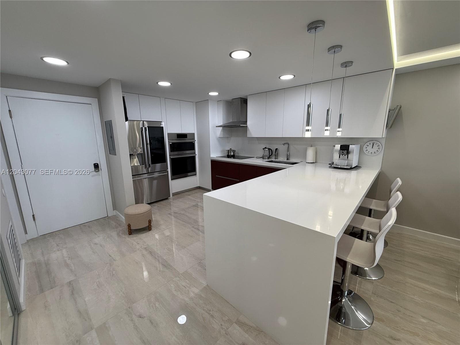 PLAZA TOWERS SOUTH CONDO · #PH5 in Hallandale Beach - Photo 1