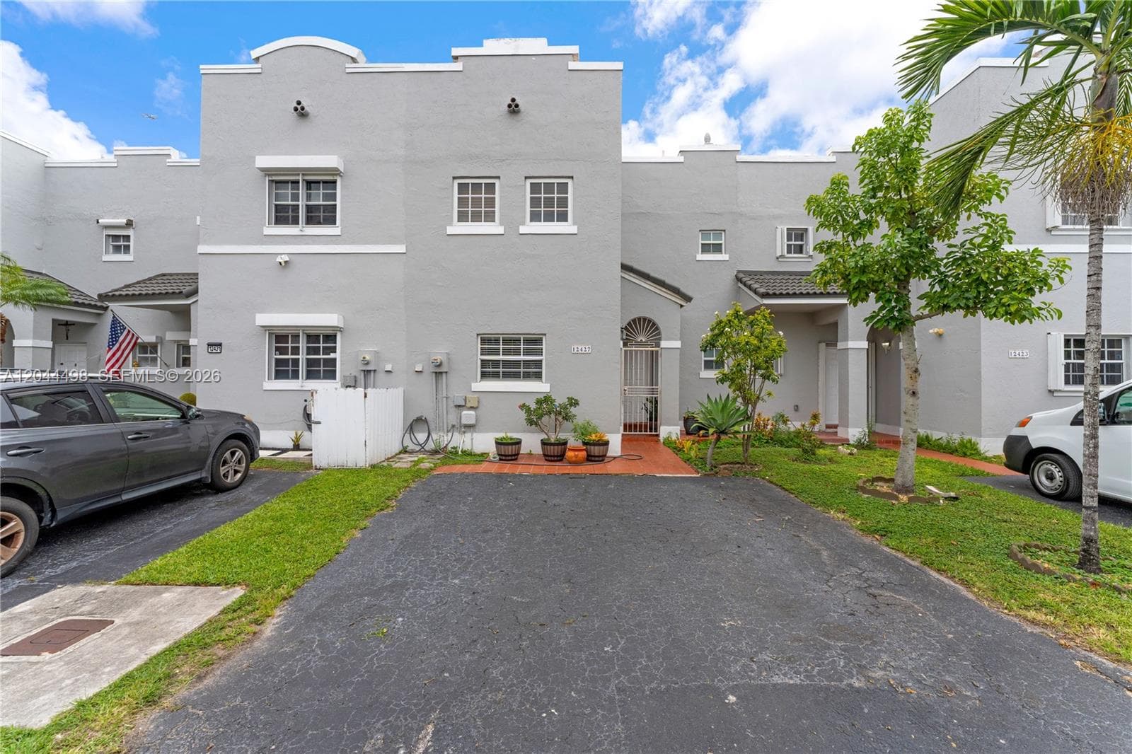 12427 NW 7th Ln photo 1
