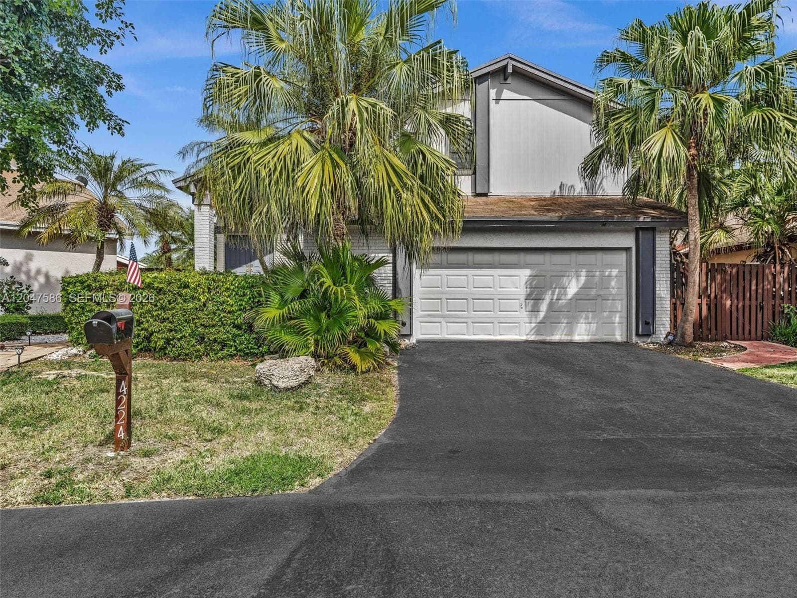 4224 SW 148th Pl photo 1
