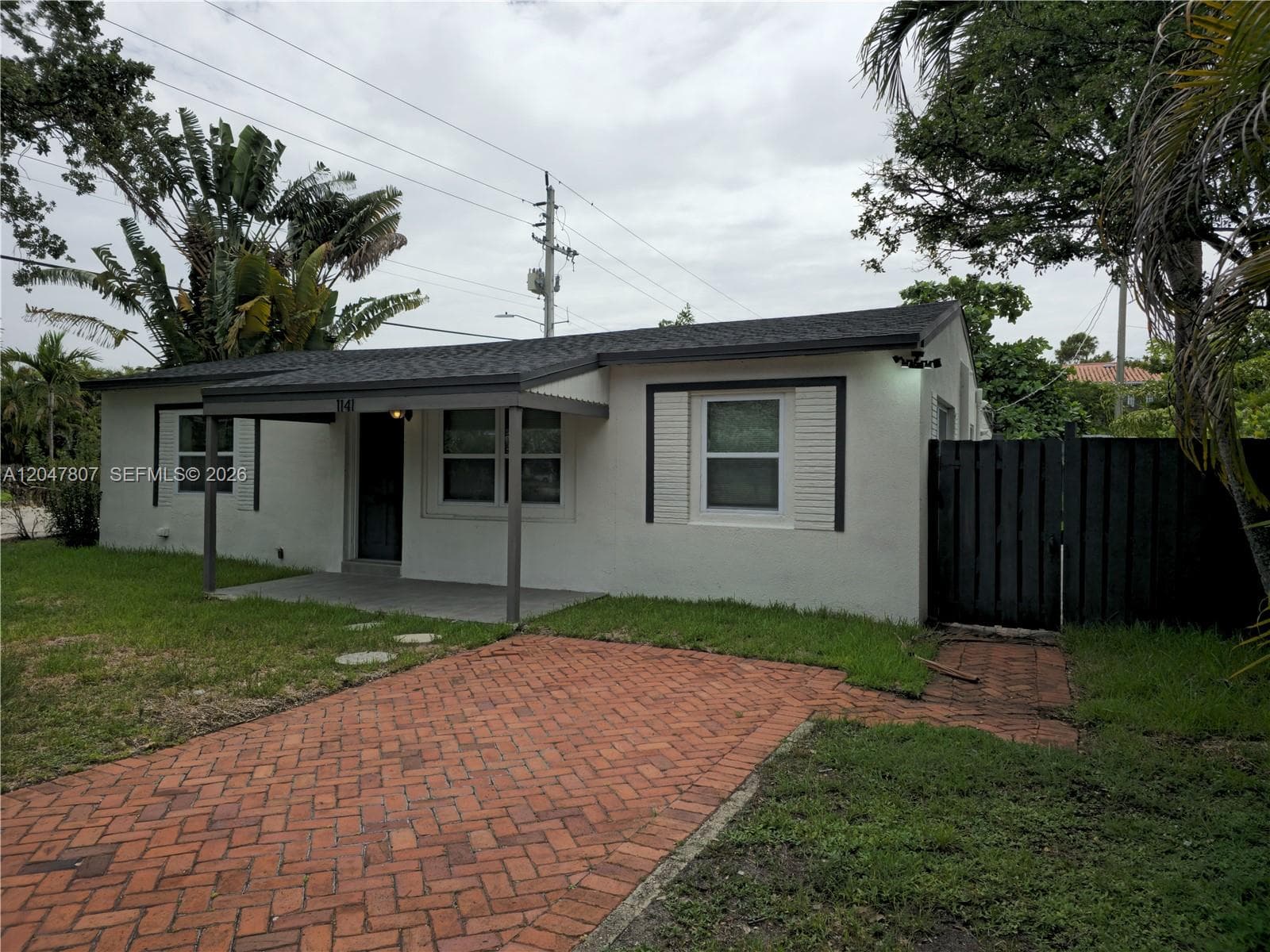 1141 SW 8th Ter photo 1