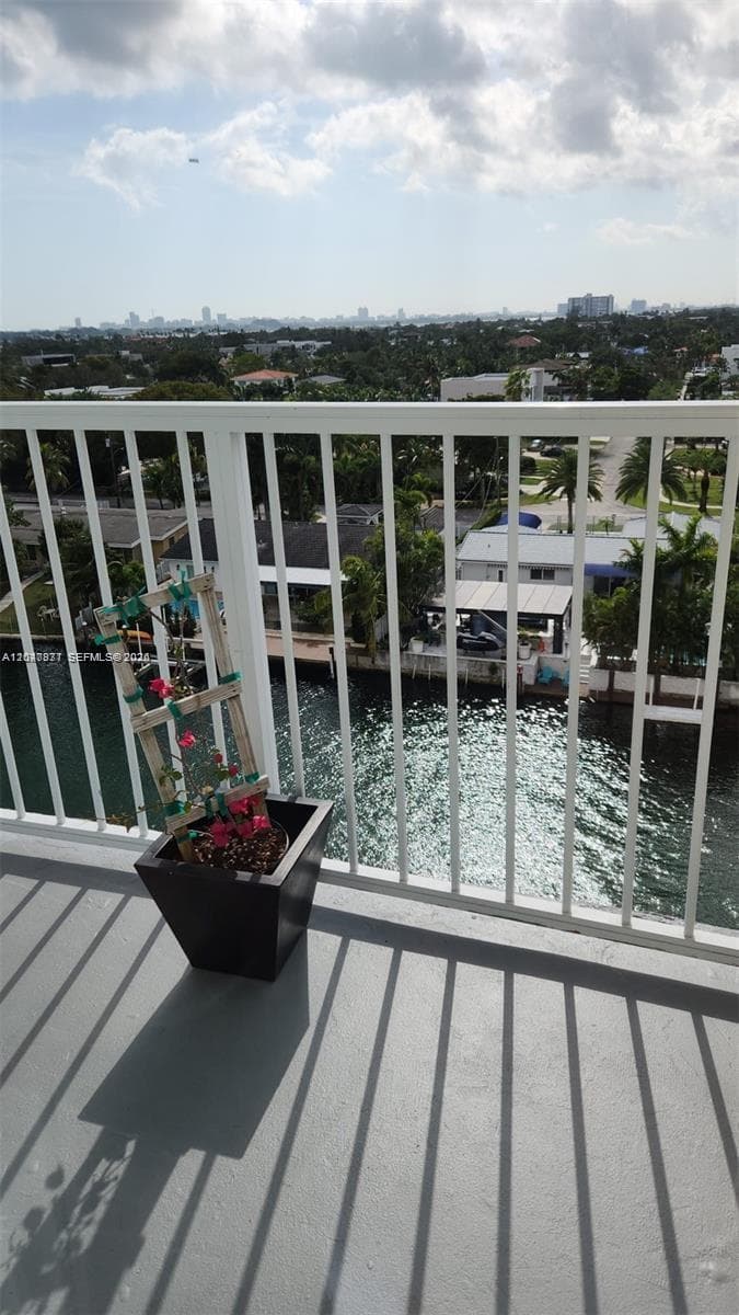 KEYSTONE TOWERS CONDO · #806 in North Miami - Photo 1