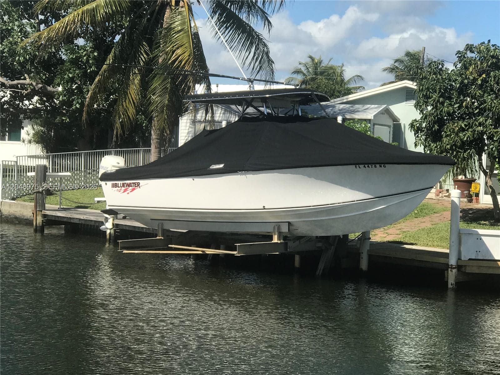 100 foot Seawall w/dock and boat lift