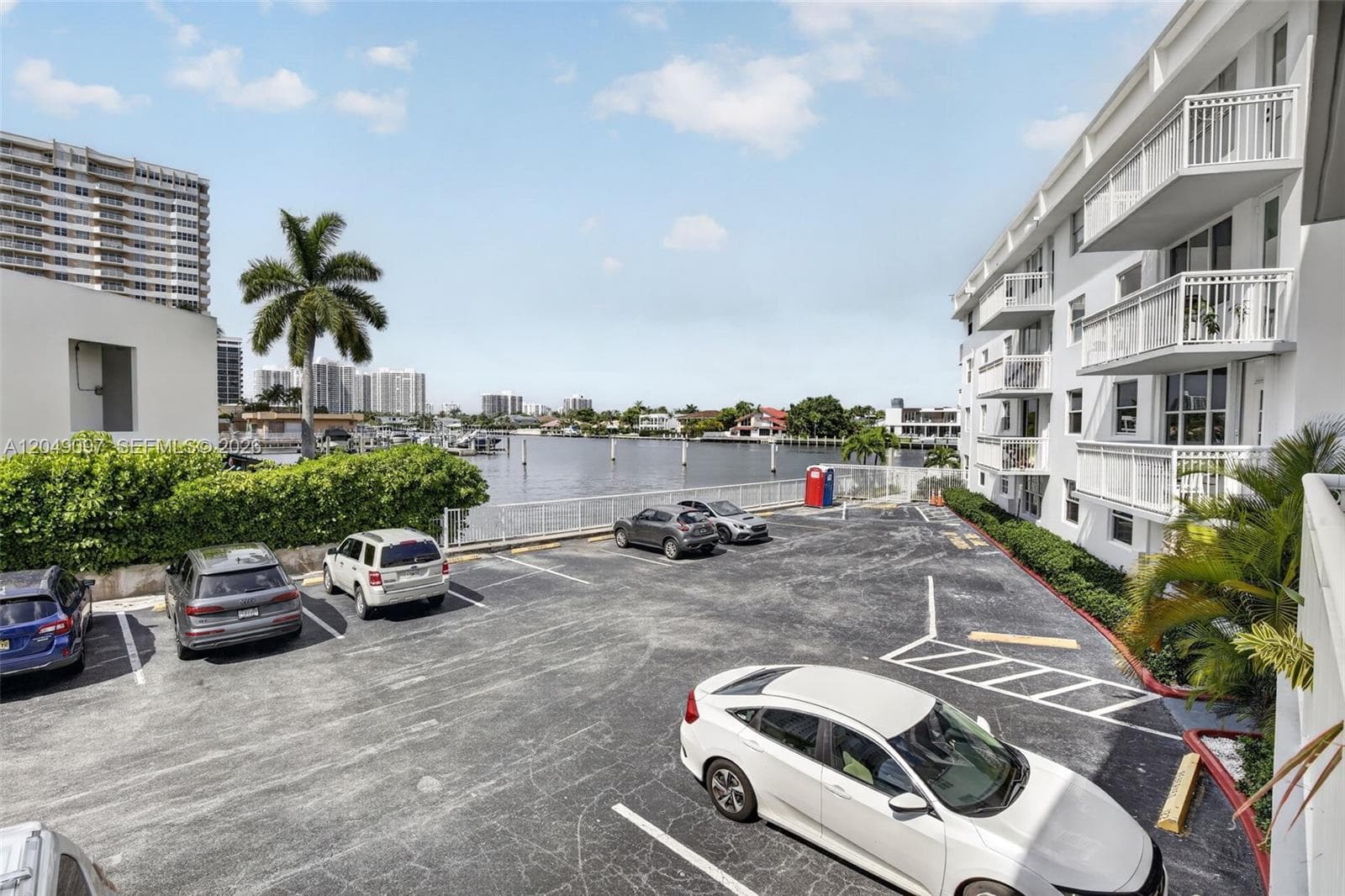¤CHELSEA BAYVIEW CONDO · #225 in Hallandale Beach - Photo 1