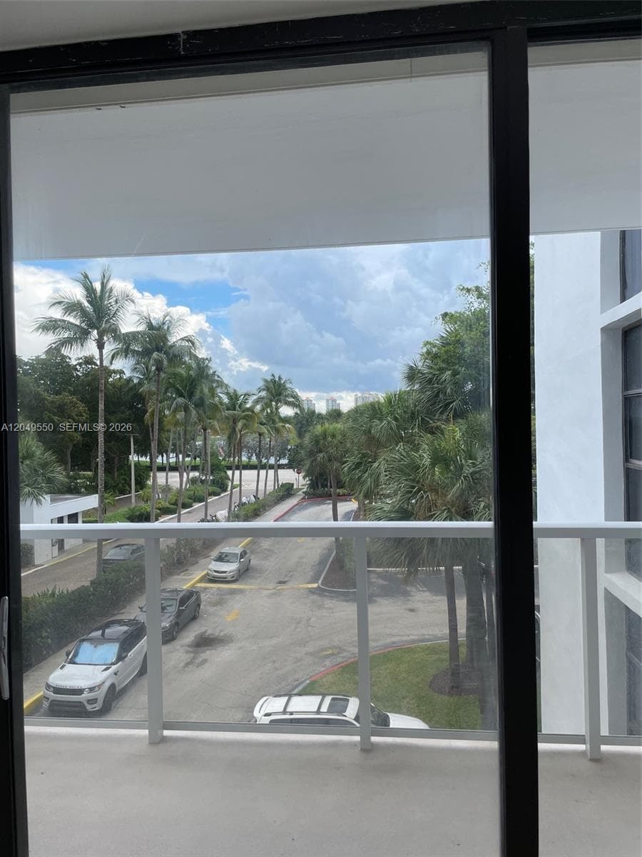 FLAMENCO CONDO TOWER I · #323 in Aventura - Photo 1