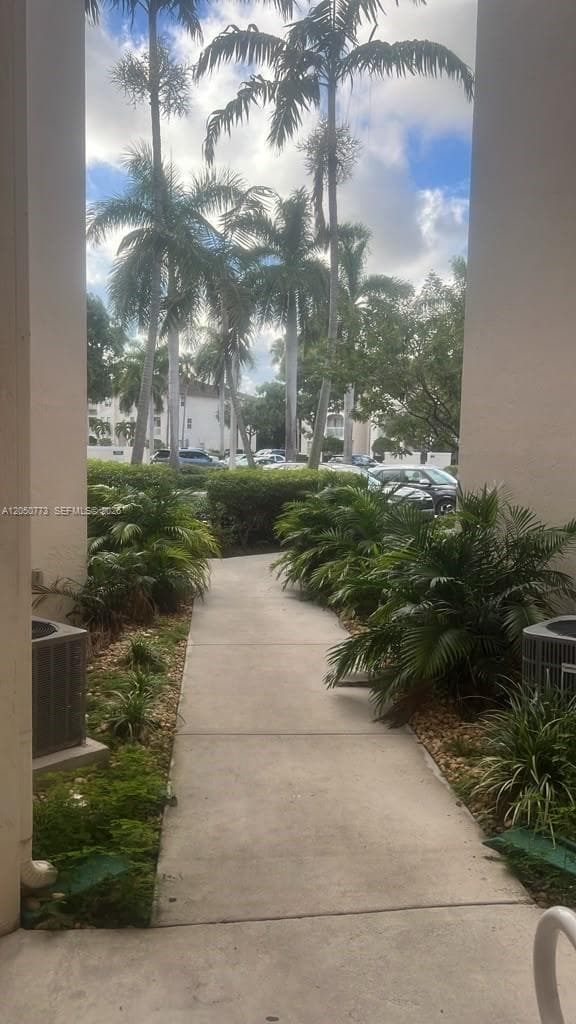 ST MORTIZ AT DORAL CONDO · #104 in Doral - Photo 1