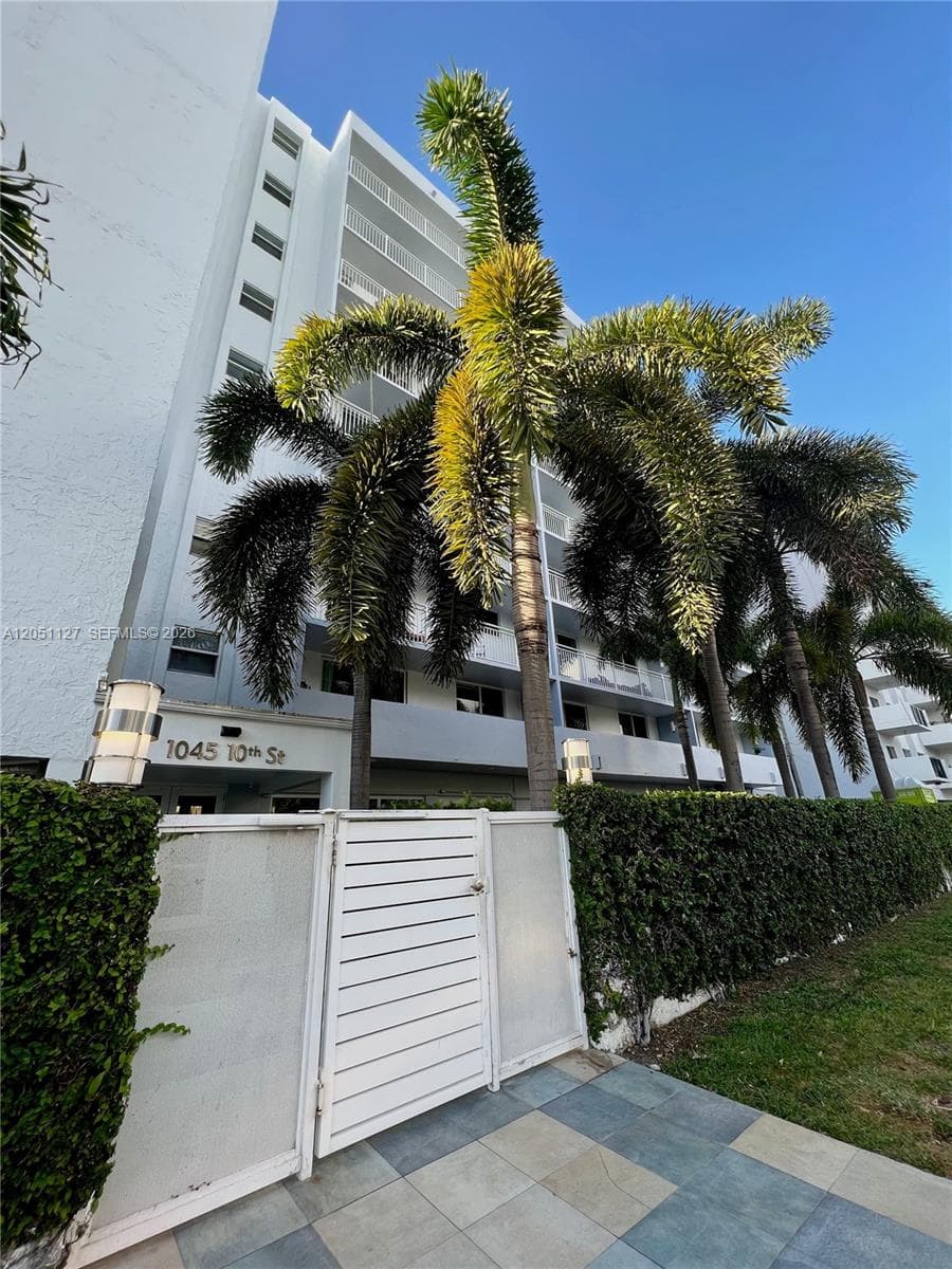 THE PARK GARDENS CONDO · #902 in Miami Beach - Photo 1