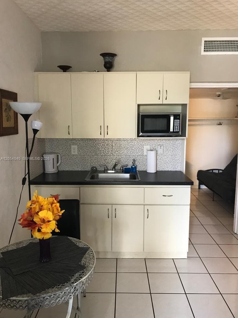 DIPLOMAT GOLF & RACQUET C · #2233 in Hallandale Beach - Photo 1