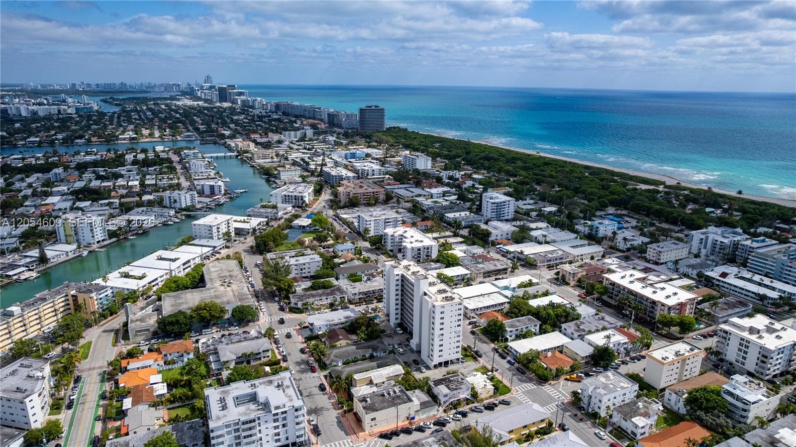 BYRON GARDENS CONDO · #207 in Miami Beach - Photo 1