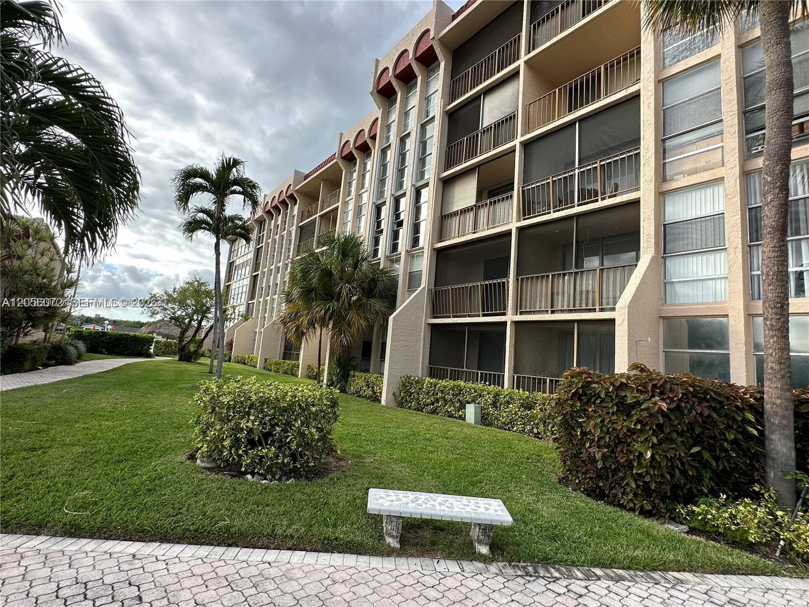 DESOTO PARK CONDO · #404 in Hallandale Beach - Photo 1