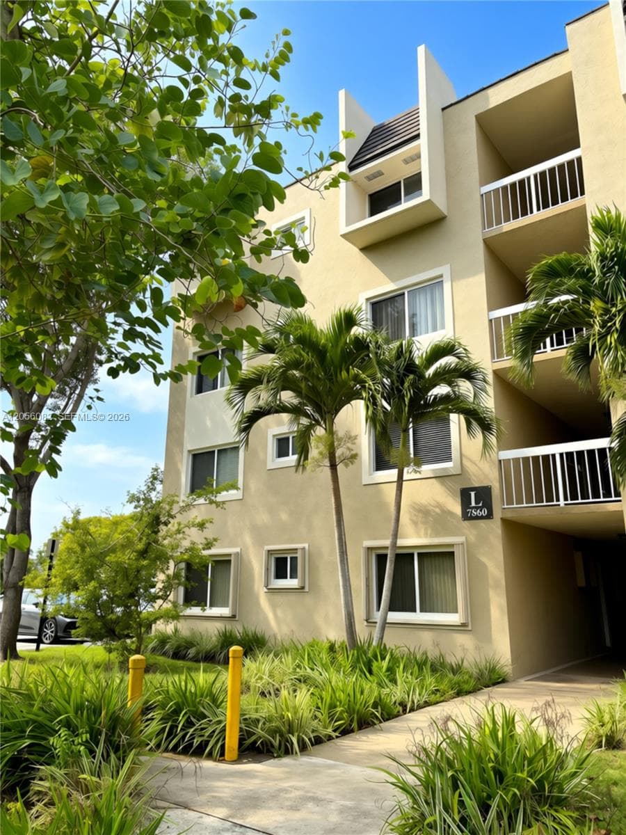 VILLAGE OF KINGS CREEK · #412 in Miami - Photo 1