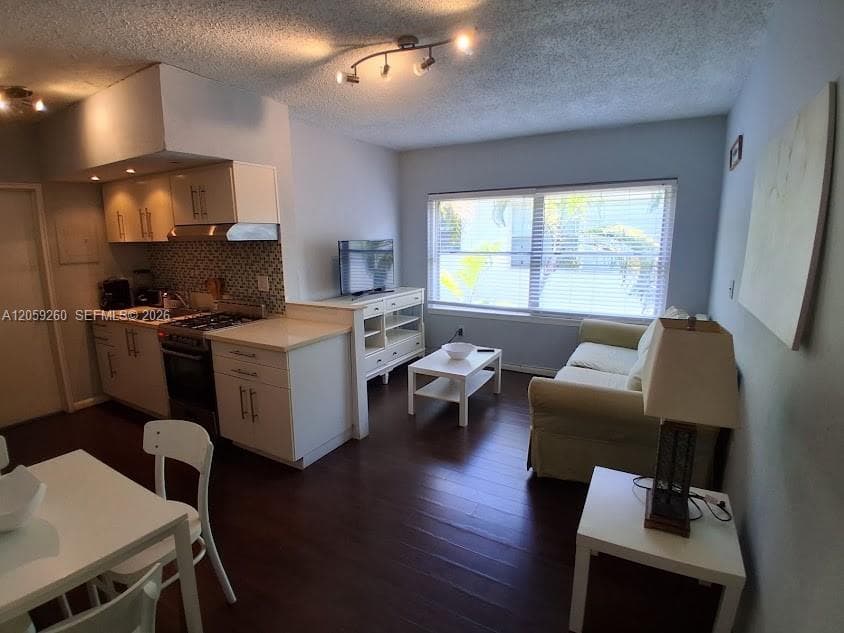 SOBE PHOENIX CONDO · #203 in Miami Beach - Photo 1